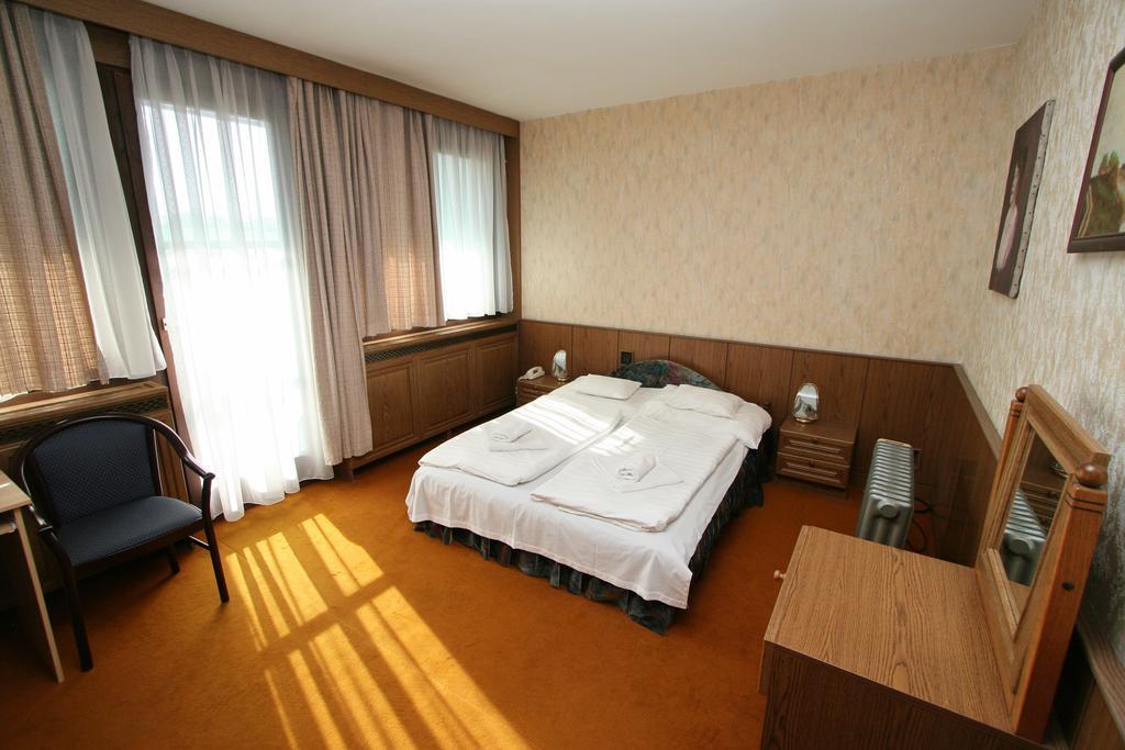 Waterfront Hotell Szentendre Eksteriør bilde